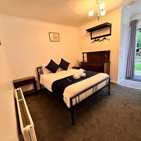 High Trees Guest House Gatwick Горлі Екстер'єр фото