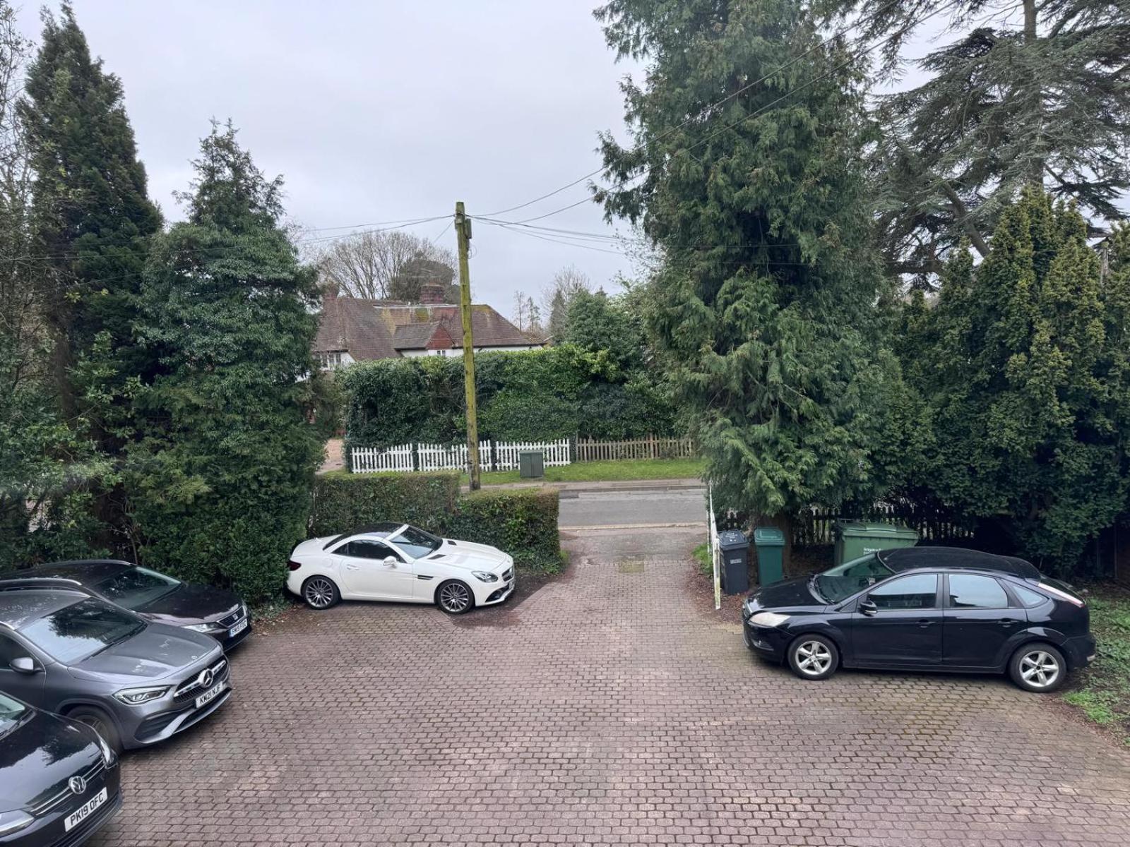 High Trees Guest House Gatwick Горлі Екстер'єр фото