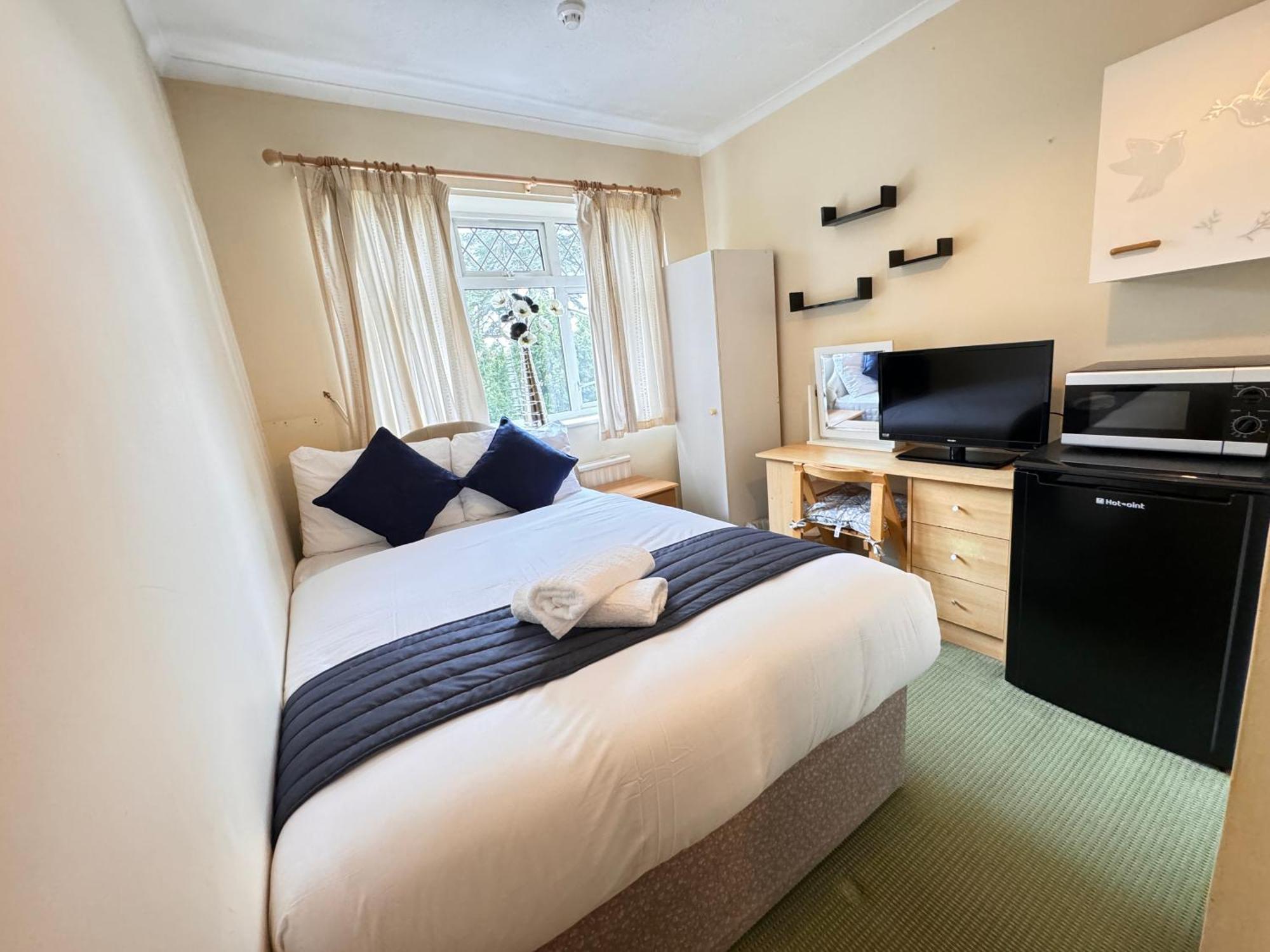 High Trees Guest House Gatwick Горлі Екстер'єр фото
