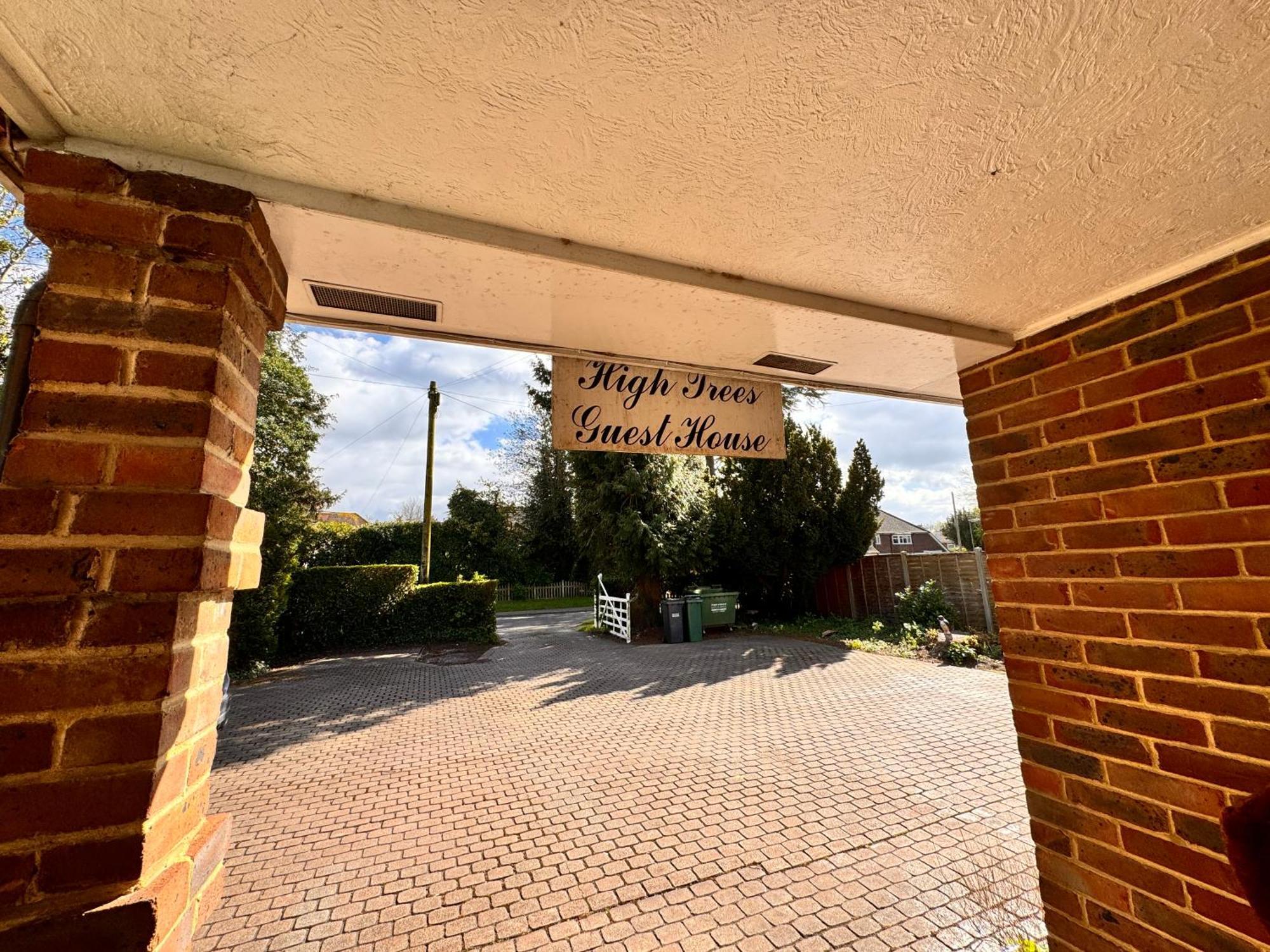 High Trees Guest House Gatwick Горлі Екстер'єр фото
