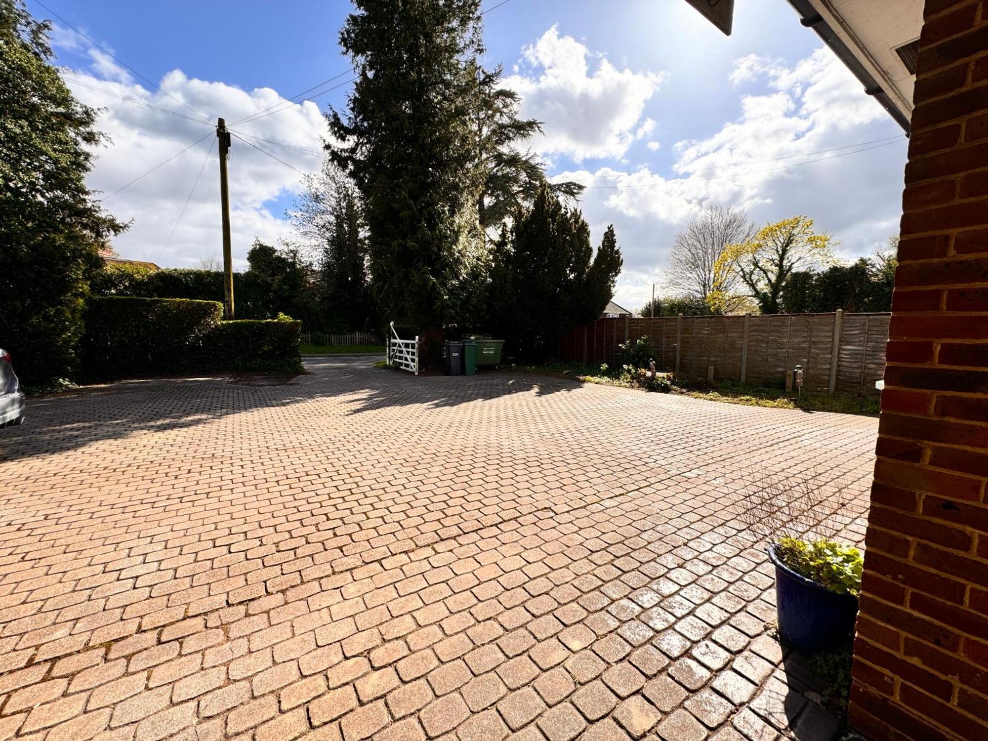 High Trees Guest House Gatwick Горлі Екстер'єр фото