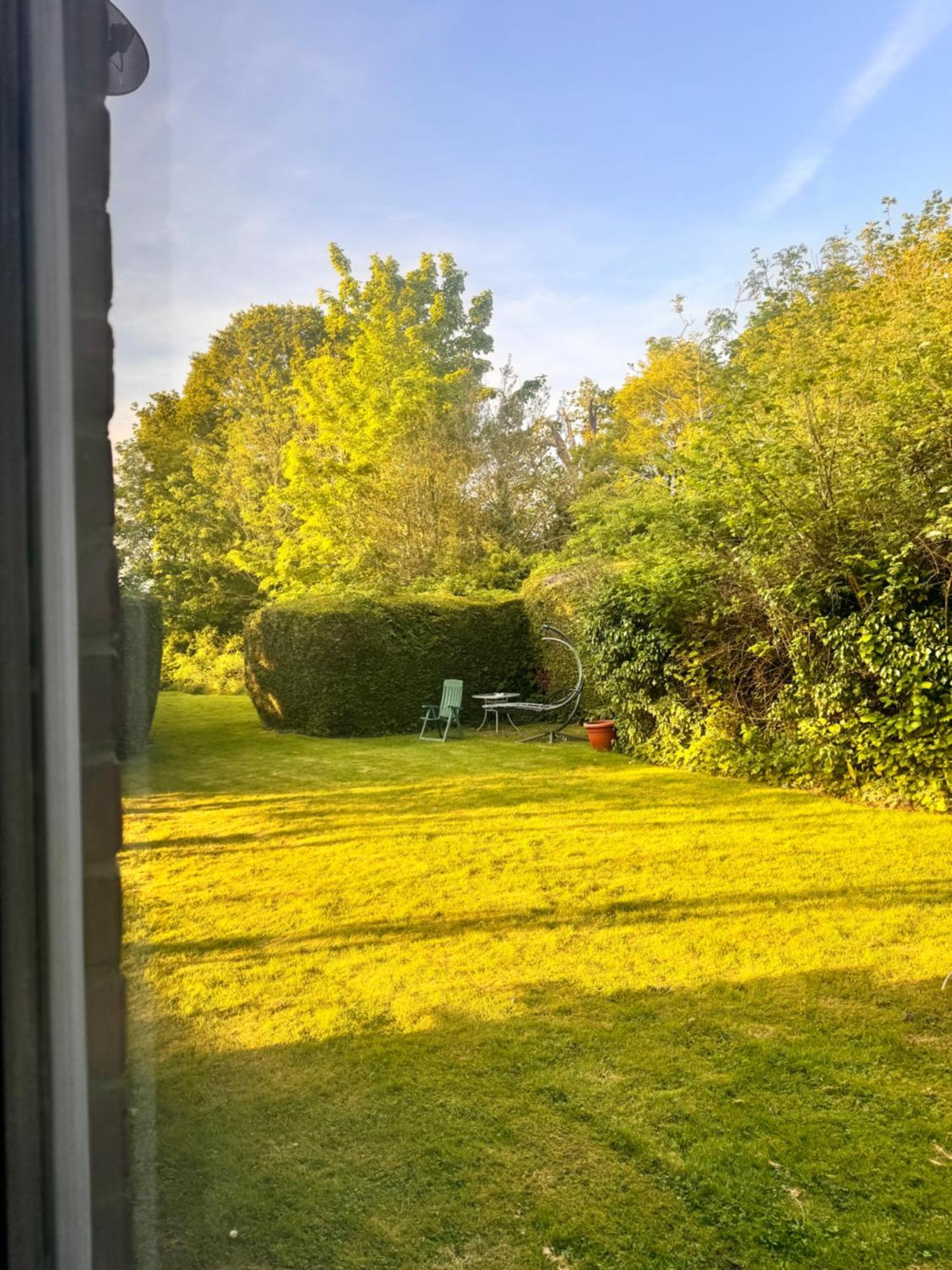 High Trees Guest House Gatwick Горлі Екстер'єр фото