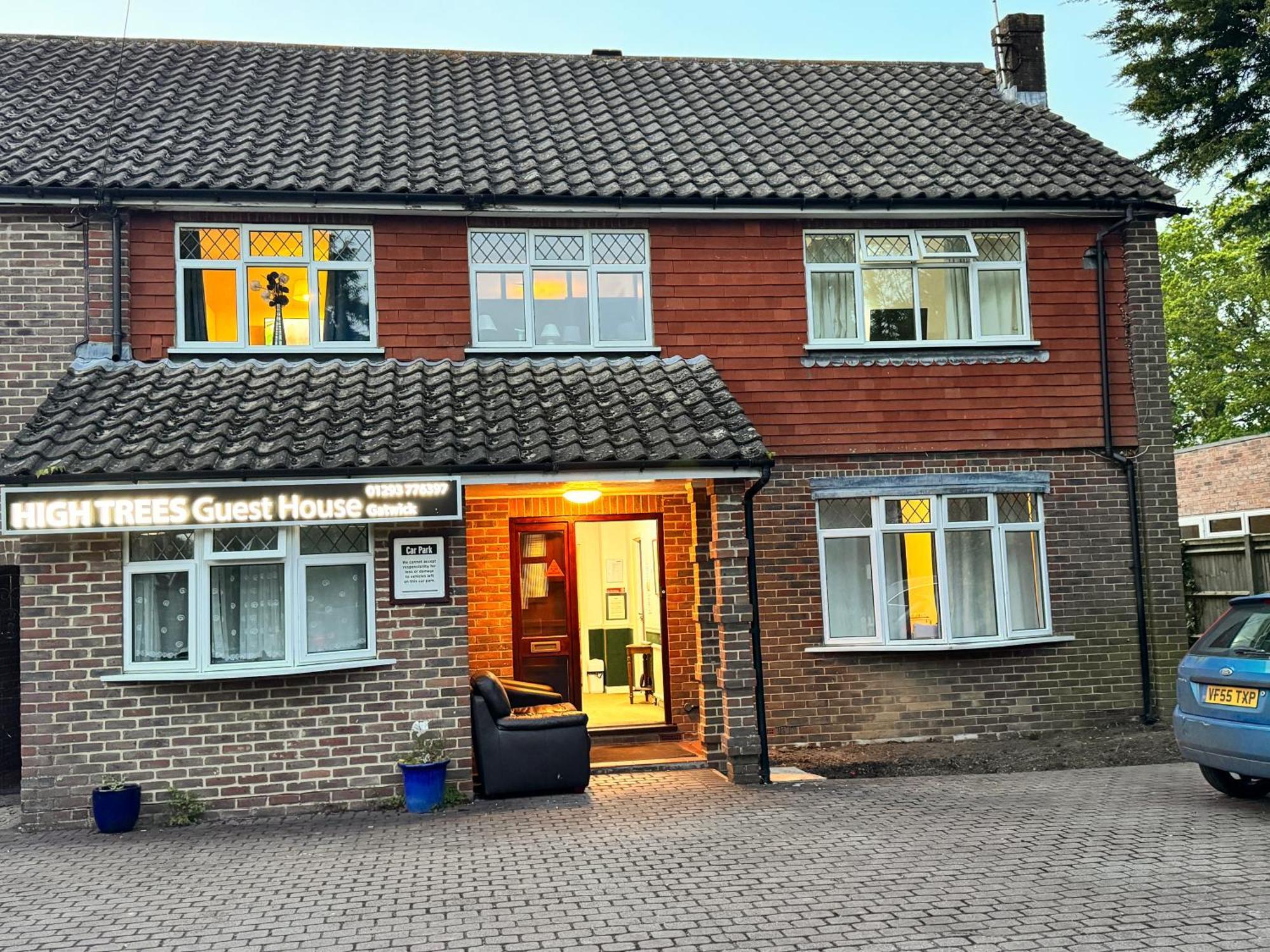 High Trees Guest House Gatwick Горлі Екстер'єр фото