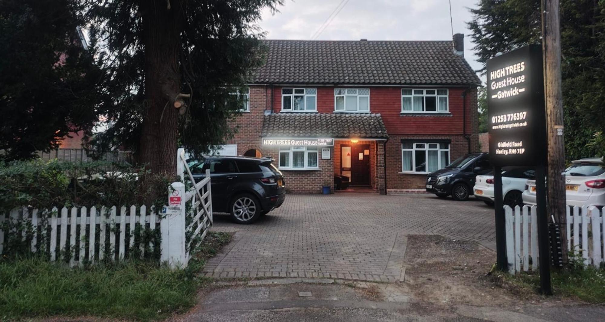 High Trees Guest House Gatwick Горлі Екстер'єр фото