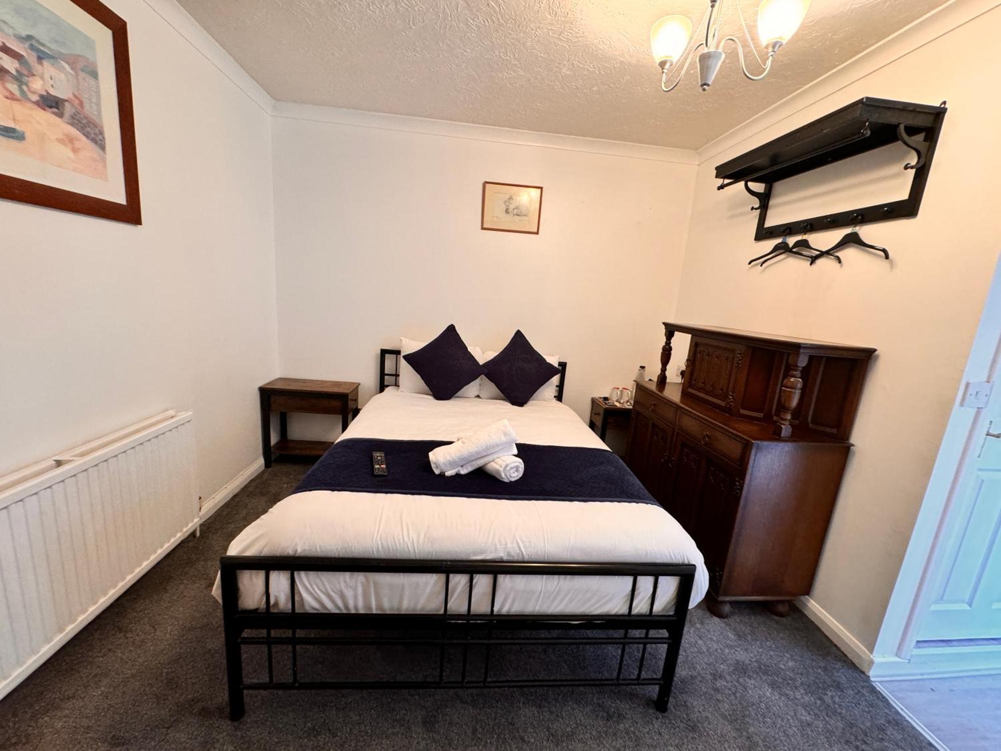 High Trees Guest House Gatwick Горлі Екстер'єр фото
