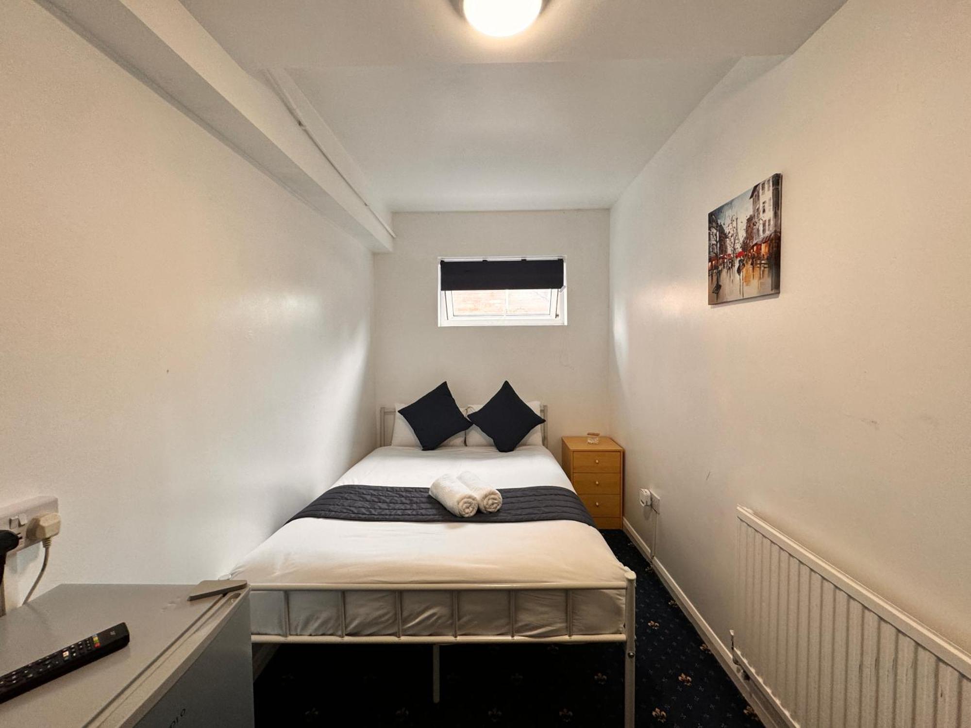 High Trees Guest House Gatwick Горлі Екстер'єр фото