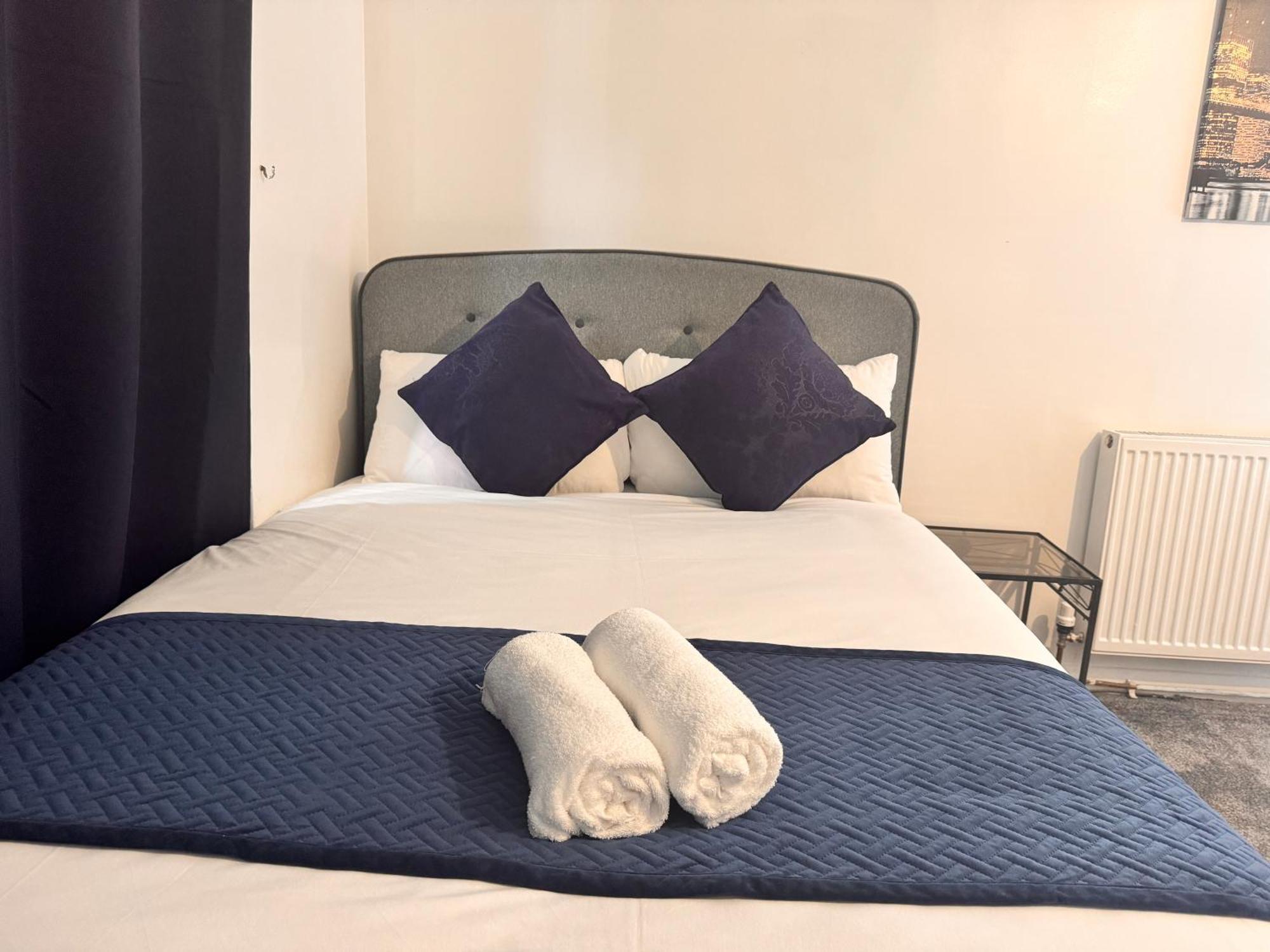 High Trees Guest House Gatwick Горлі Екстер'єр фото