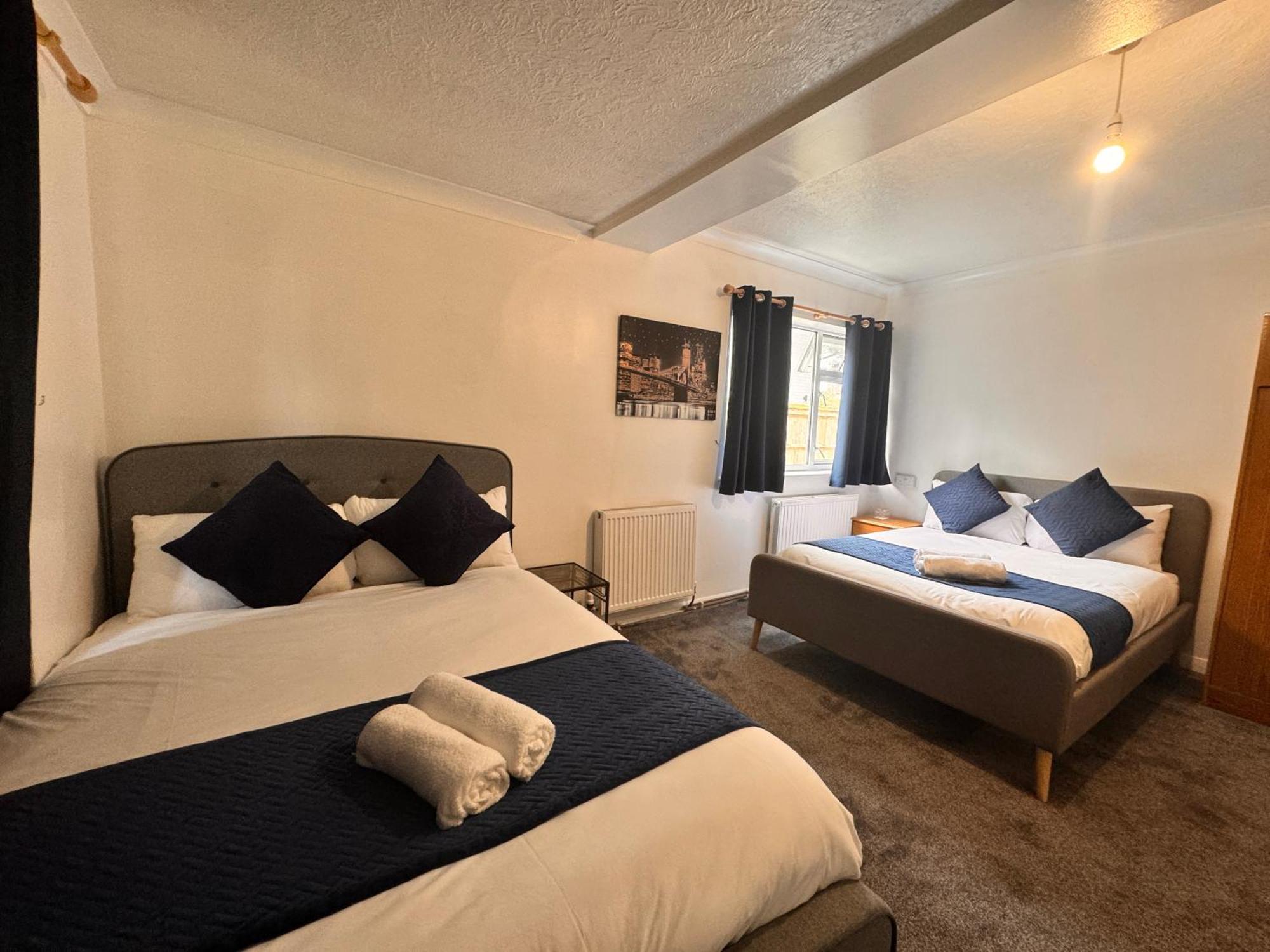 High Trees Guest House Gatwick Горлі Екстер'єр фото