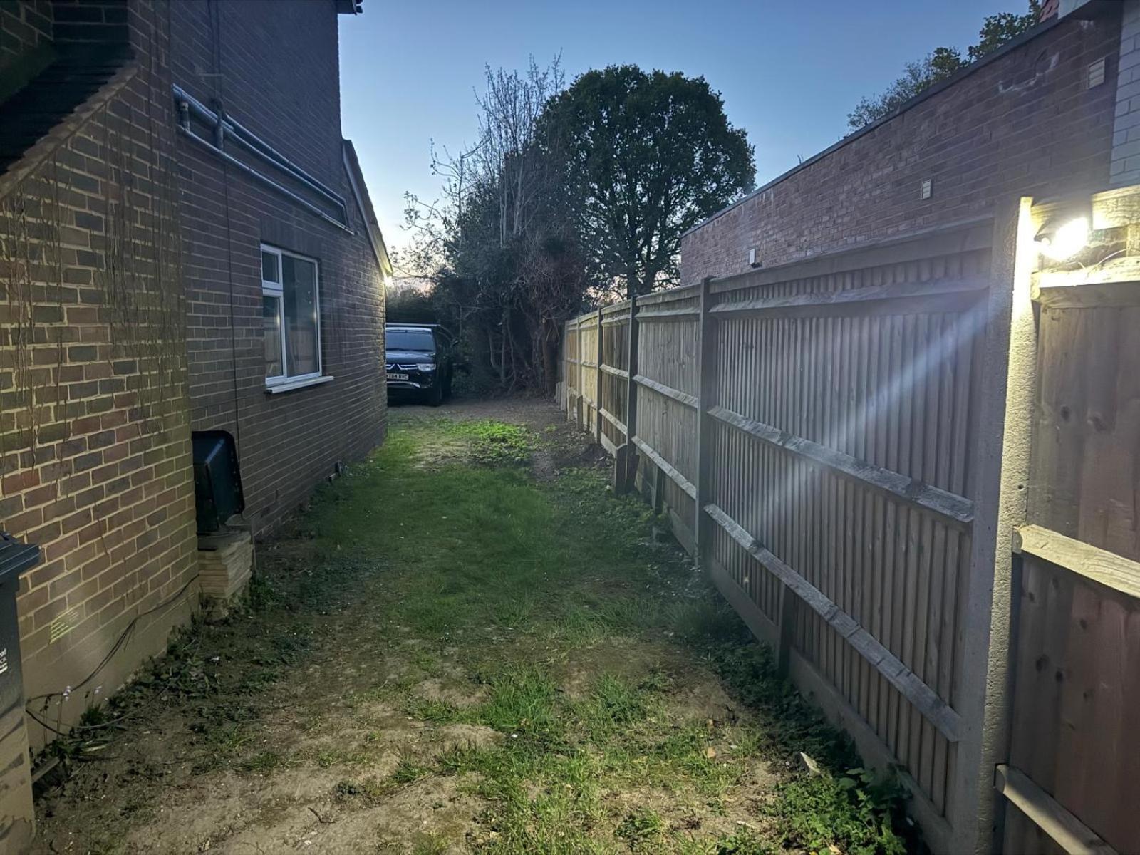 High Trees Guest House Gatwick Горлі Екстер'єр фото