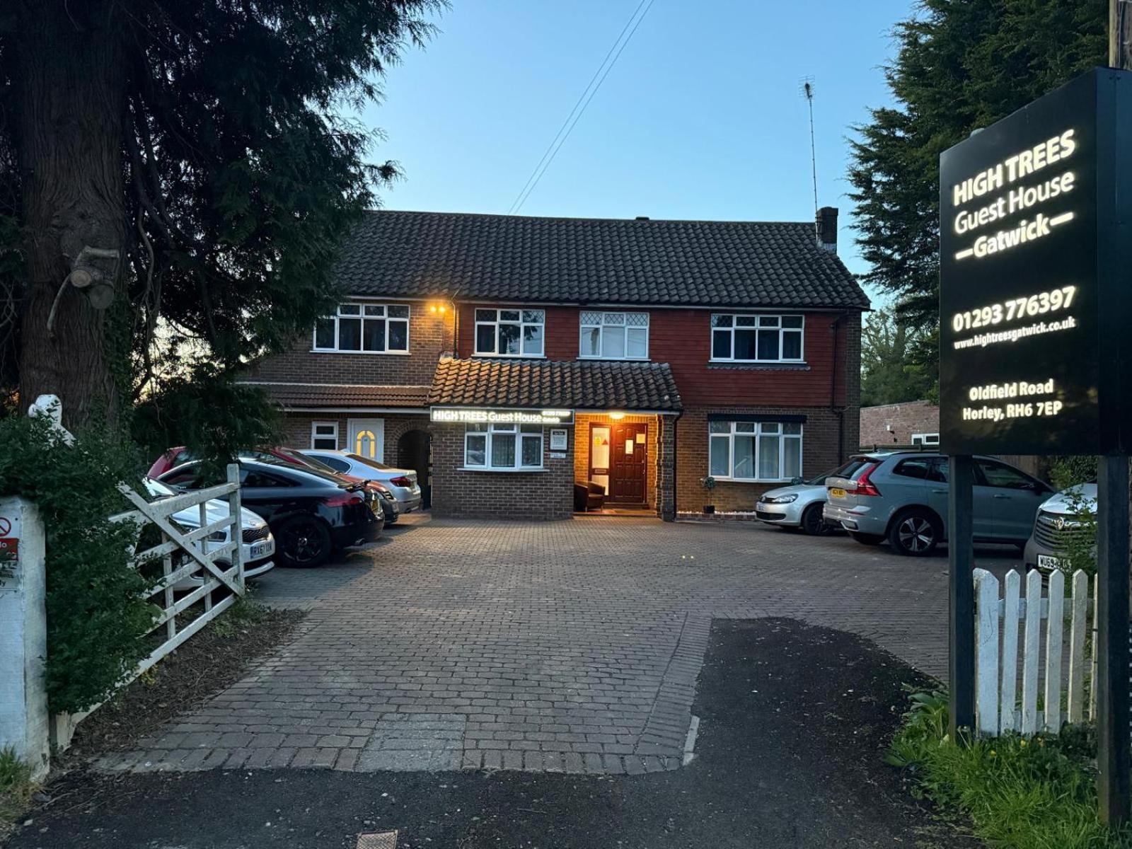 High Trees Guest House Gatwick Горлі Екстер'єр фото